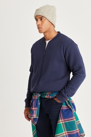 AC&Co / Altınyıldız Classics Erkek Lacı Standart Fit Normal Kesim İçi Polarlı Kolej Yaka Pamuklu Sweatshirt Lacivert