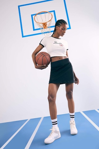 DeFactoFit NBA Chicago Bulls Slim Fit Dar Kesim Bisiklet Yaka Sporcu Fitilli Kaşkorse Kısa Kollu Tişört E2362AX25SMER105