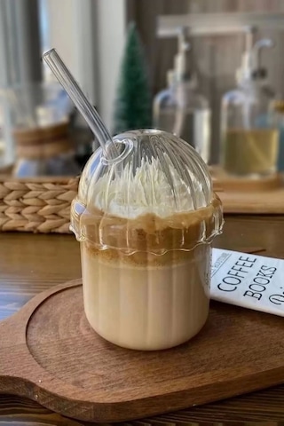 2'li Kübbe Kapaklı Pipetli Bardak 430ml Isıya Dayanıklı Eggglass İskandinav Kahve Sunum Bardağı