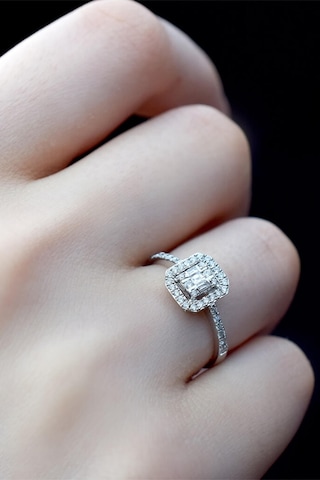 0.30 Ct Modern Tasarım Baget Kare Tektaş Yüzük