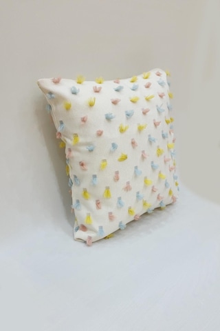 Pastel Püsküllü Kırlent Kılıfı Krem Renk -43x43cm - Modern Ve Neşeli Tasarım Krem
