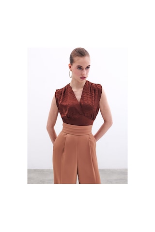 Sateen Kruvaze Desenli Saten Bluz - Kahve-134470 Kahve