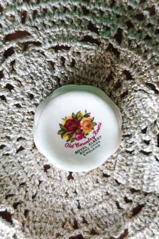 Old Country Roses Bone China Antika Yumurtalık 7.5x5 Cm 1 Adet Beyaz