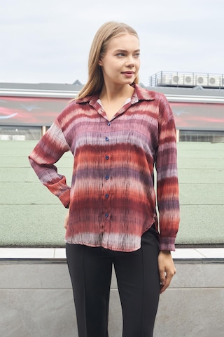 Kadın Desenli Yakalı Düşük Omuzlu Uzun Kol Şık Ofis Gömlek-Kiremit Çizgi Kiremit Çzg.