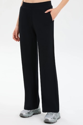 Skechers Essential Wide Leg Kadın Eşofman Altı SIYAH