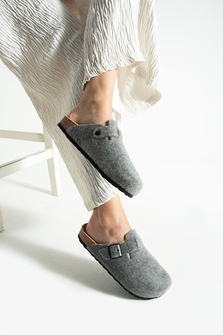 Moda Devrin Unisex Gri Kışlık Keçeli Önü Kapalı Mantar Taban Konfor Model Sabo Günlük Rahat Ev Terliği