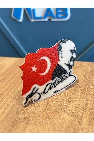Atatürk Portresi 3d Türk Bayrağı Masaüstü Dekor Atatürk İmzalı Şık Hatıra & Ofis Süsü - Hediyelik 50 x 22
