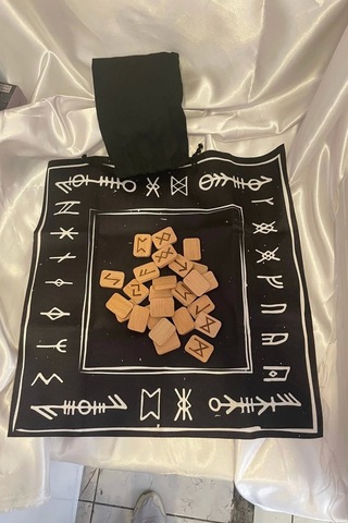 Rune Semboli Taşları Run Taşları Örtüsü Sunak Nordic Runes Örtüsü Sunağı Ve Taşları Seti