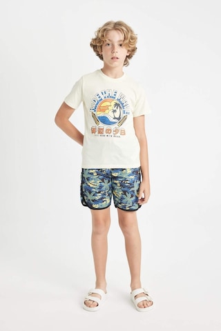 Defacto Erkek Çocuk Desenli Deniz Şortu C5590A824HSIN120