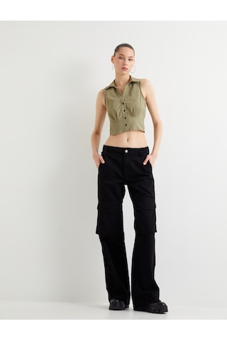 Koton Kolsuz Crop Gömlek Slim Fit Korse Detaylı Yeşil 4sal60033ıw Fıstık Yeşili
