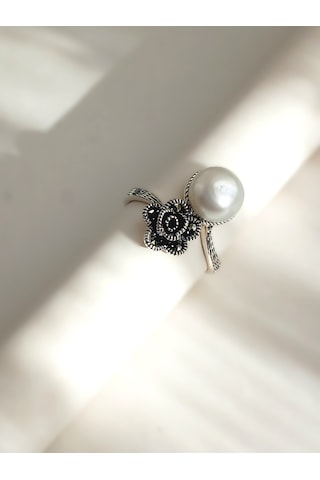 Gümüş Beyaz İnci Markazit Taşlı Gül Tasarım Kadın Yüzük