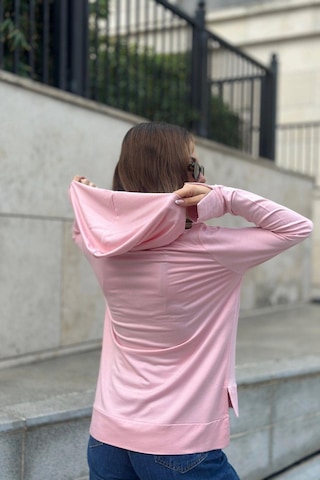 Kadın Pembe Uzun Kol, Yırtmaç Detaylı, Arma Ve Yazı Detaylı, Kapüşonlu Sweatshirt Bluz Pembe
