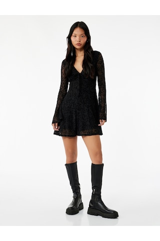 Koton Uzun Kollu V Yaka Bağlama Detaylı Tulum Siyah 6wal40008ık Siyah