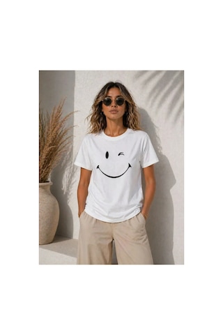 Butik İstanbul Minimal Gülümseyen Yüz Baskılı Tişört Kısa Kol Yazlık T-shirt - Beyaz