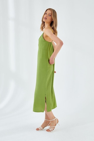 4252 Kadın İp Askılı V Yaka Elbise Fıstık Yeşili Fıstık Yeşili