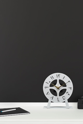 Arabic Model Metal Lazer Kesim Akar Sessiz Mekanizmalı Masa Saati Beyaz