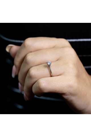 E Renk 0.20 Karat Vintage Tektaş Yüzük