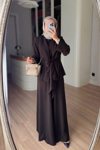 Ka Hijab Kuşak Detaylı Vatkalı Üçlü Takım - Kahverengi