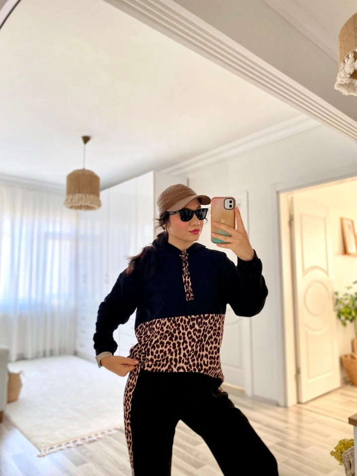 De'charme Kadın Uzun Kollu Leopar Detay Sweat Ve Yanı Leopar Şerit Detay Pantolon Ikili Takım Siyah
