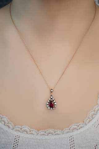 Damla Model Elmas Yakut Kolye