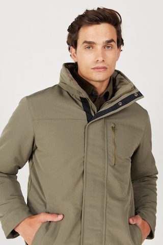 Wrangler Regular Fit Normal Kesim Kapüşonlu Yeşil Parka W40BWWX45 Yeşil