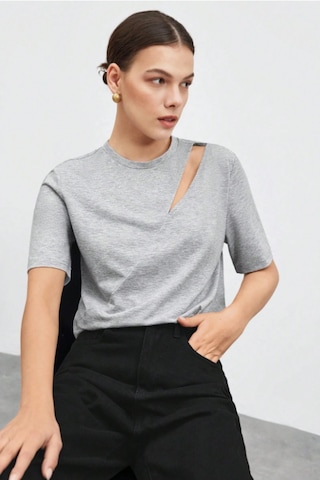 Cool Tarz Omuz Dekolteli Basic Kadın Tişört Modern Kesim Günlük Bluz Gri