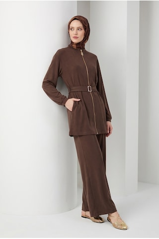 Armine Trend Boydan Fermuarlı Beli Kemerli Pantolonlu İkili Takım Kahverengi 26yt6138