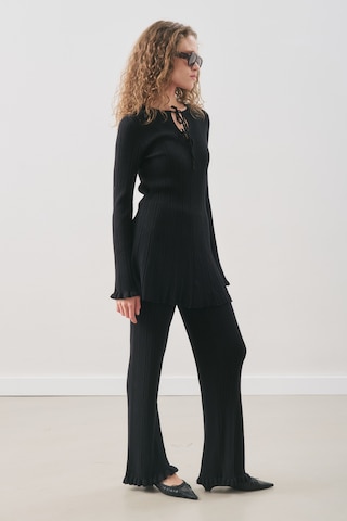 Volanlı Lastik Örgü Tunik Siyah Siyah