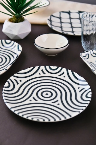 Tabak Evi Porselen Black Kahvaltı Ve İkram Takımı 6 Kişilik 14 Parça Tvl14kahprs1152 Çok Renkli