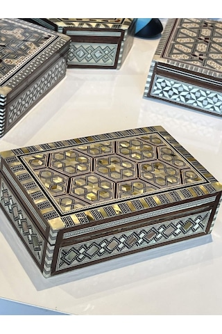 Geometrik Kafes Desenli Kilitli Ahşap Sandık Kutu Renkli 23955818