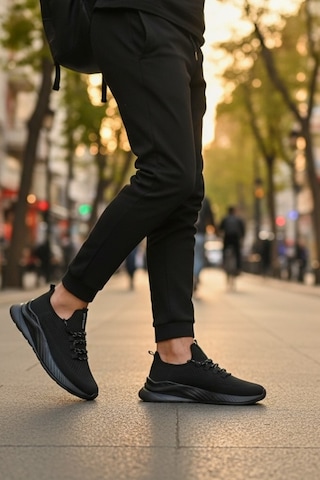 Enoch Erkek Tam Siyah Spor Ayakkabı Örme Sneaker Desenli Bağcık Detaylı Yürüyüş Modeli Siyah