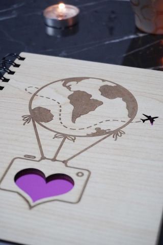 Dünyalı Balon Desenli Ahşap Defter - Günlük - A5 Spiralli Çizgisiz Defter Ahşap Rengi Banu