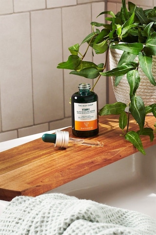 The Body Shop Vitamin C Aydınlatıcı Konsantre Serum 30 Ml %10 C Vitamini