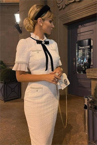 Dip Moda Kadın Kaşe Kumaş İnci Ve Broş Detaylı Abiye Elbise Dpnbemp2051 Beyaz