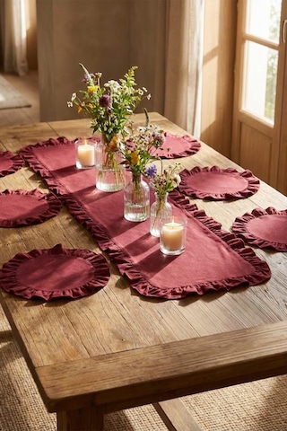 Yunusoğlu Home Fırfırlı Runner Ve Supla Takımı - Masa Örtüsü Takımı 7 Parça 150x50 Cm Bordo