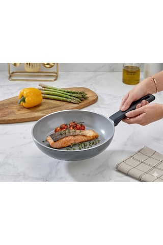 Vista Seramik Omlet, Mühürleme, Izgara Tava 26 Cm Gümüş- Siyah