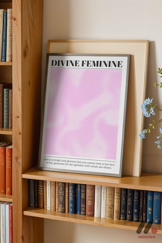 Divine Feminine Aura Poster, Siyah Çerçeveli Duvar Tablosu - Kişiye Özel Hediye