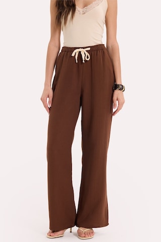 Tudors Kadın %100 Pamuk Baggy Fit Rahat Kesim Lastikli Bel Müslin Kumaş Cepli Kahverengi Pantolon-51089