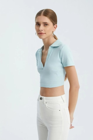 Hiccup V Yakalı Polo Crop Top Mavi