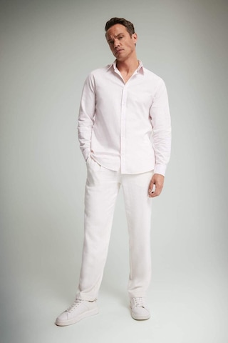 DeFacto Regular Fit Polo Yaka Keten Yazlık Uzun Kollu Gömlek E1729AX25SPPN185