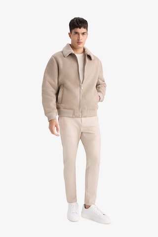 Defacto Slim Fit Dar Kesim Kürklü Polo Yaka Astarlı Fermuarlı Cepli Süet Mont A3869ax25wnbg773 Bej-bg773