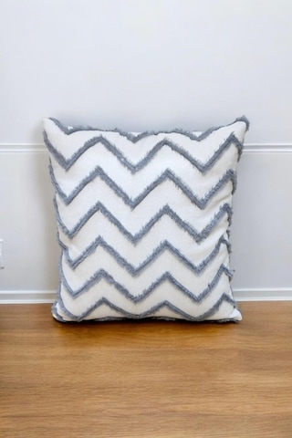Modern Chevron Zigzag Püsküllü Kırlent Kılıfı Krem Gri Renk - 43x43cm Gri