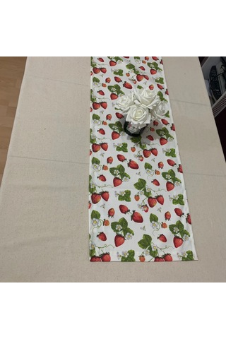 Çilek Desenli Runner, Duck Kumaş Runner, Su Ve Leke İtici Dayanıklı, Modern Tasarım 40x150 Cm Çok Renkli