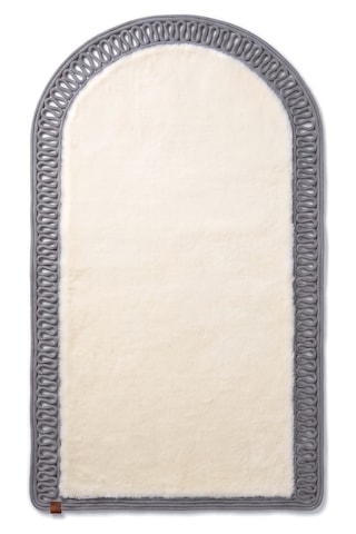Merplush Mihraplı Peluş Seccade 75x130 Cm Süet Taban Yıkanabilir Yumuşak Namaz Halısı Krem - Gri