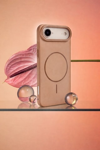 Apple iPhone 17 Air Uyumlu Kamera Çıkıntılı Magsafe Wireless Şarj Özellikli Sert Sararmaz Silikon Kılıf Resimdeki