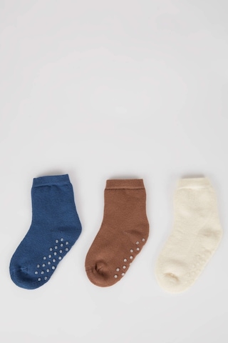 Defacto Erkek Bebek Kaydırmaz Taban 3'lü Pamuklu Uzun Çorap B1423A5NSKR1 Çok Renkli