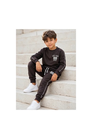 Lugmo Erkek Çocuk Koyu Kahverengi 88 Nakışlı Biyeli Sweatshirt Jogger Eşofman Takımı