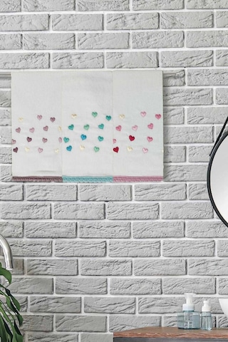 3 Lü Renkli Kalpli Su Taşı Kenar İşlemeli Havlu Seti 50x90 Cm Çok Renkli