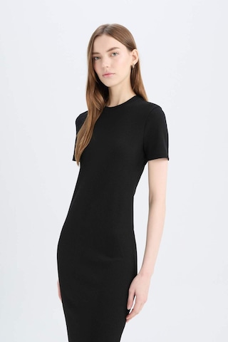 DeFacto Bodycon Vücudu Saran Bisiklet Yaka Basic Düz Fitilli Kaşkorse Kısa Kollu Midi Elbise E6926AX25SPBK81