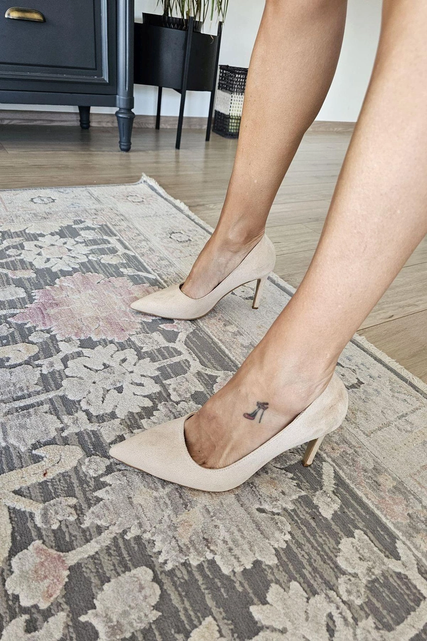 10 1814 Topukla Kadın İnce Topuklu Stiletto Ayakkabı Ten Süet